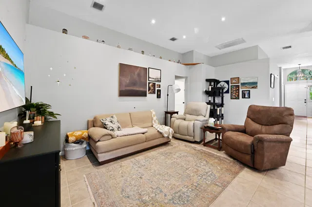 Residence photo 15