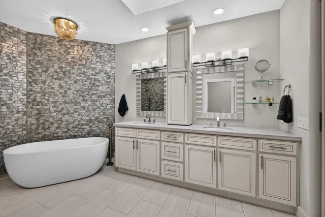 Willoughby Golf Club Residence photo 35