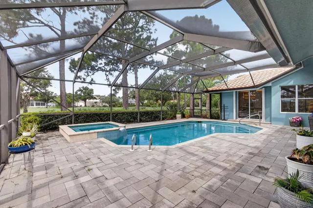 Willoughby Golf Club Residence photo 60