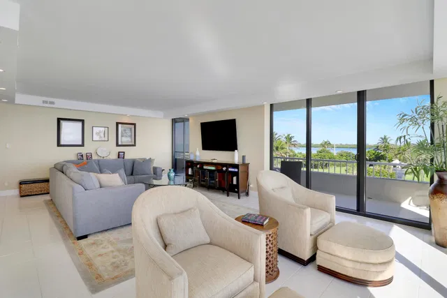 Water Glades Unit 4C photo 7