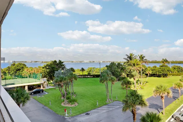 Water Glades Unit 4C photo 29
