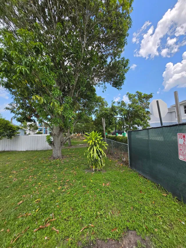 Residence photo 3