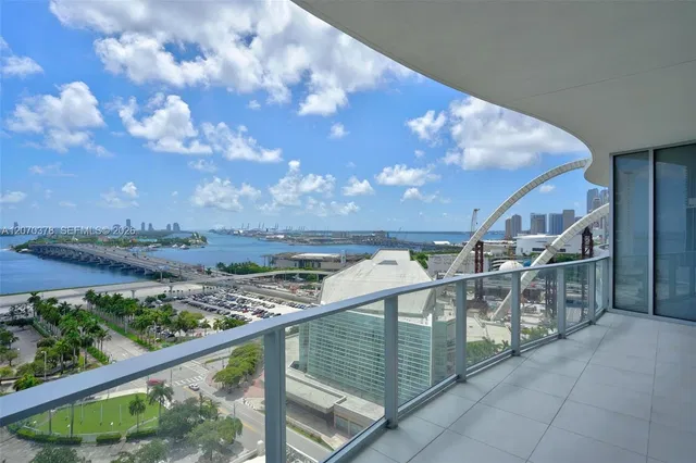Casa Bella Residences by B&B Italia 1605