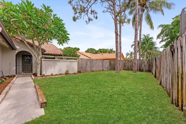 Residence photo 3