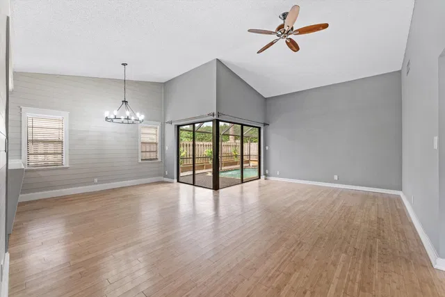 Residence photo 6