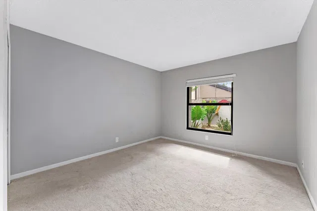 Residence photo 17