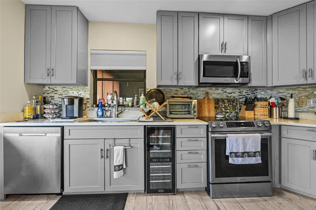  Unit 306 photo 18
