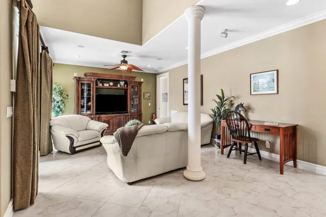  Residence photo 21