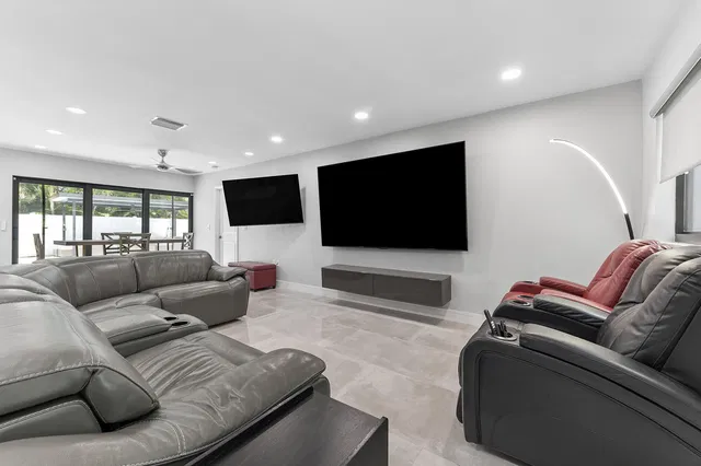 Residence photo 4