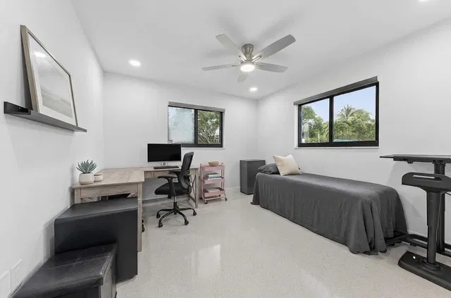 Residence photo 23