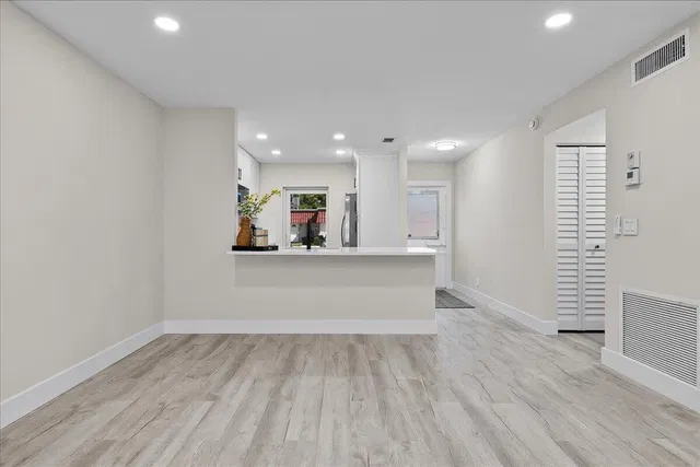  Residence photo 18