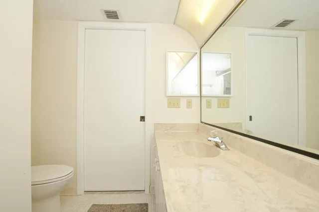 Unit 12-103 photo 21
