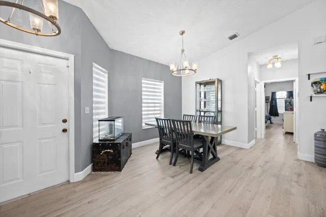 Residence photo 8