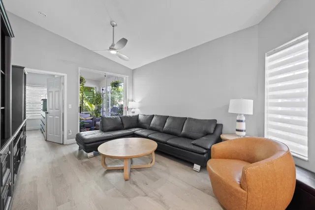 Residence photo 9