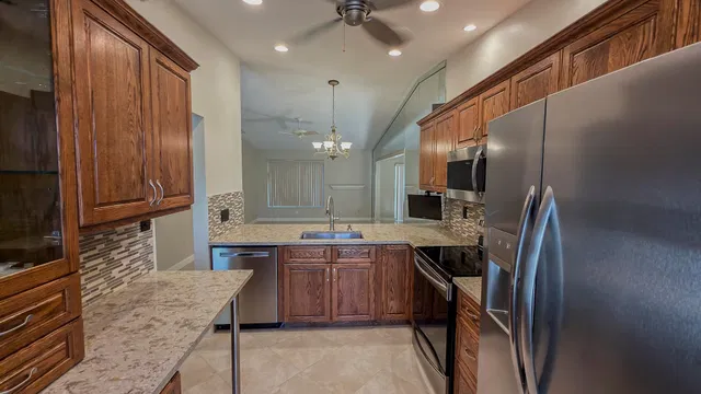 Residence photo 3