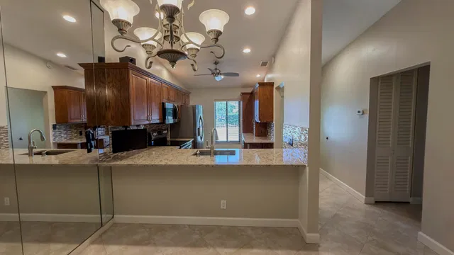Residence photo 9