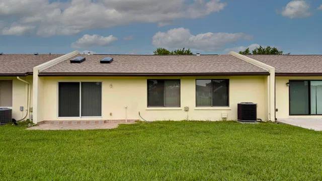 Residence photo 23