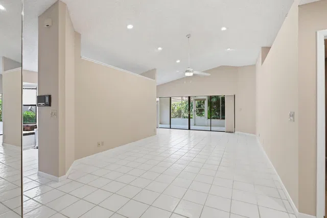 Residence photo 6