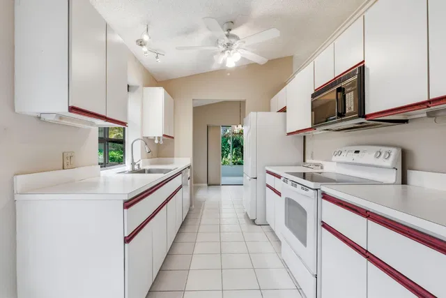 Residence photo 9