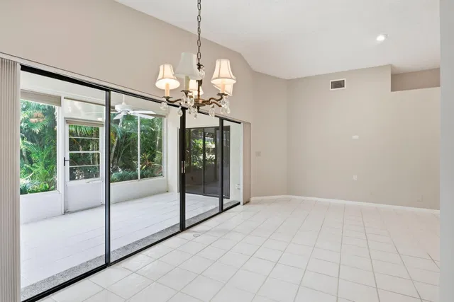 Residence photo 10