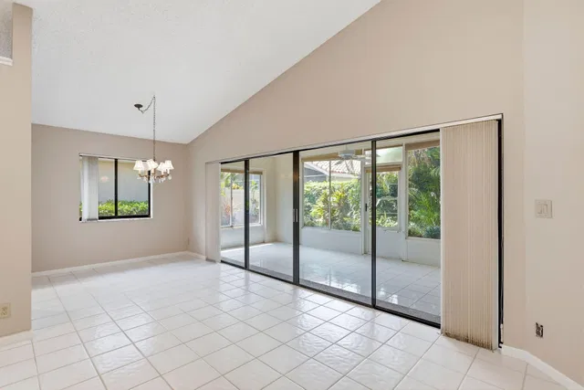 Residence photo 11