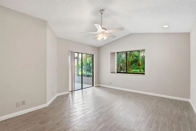 Residence photo 14