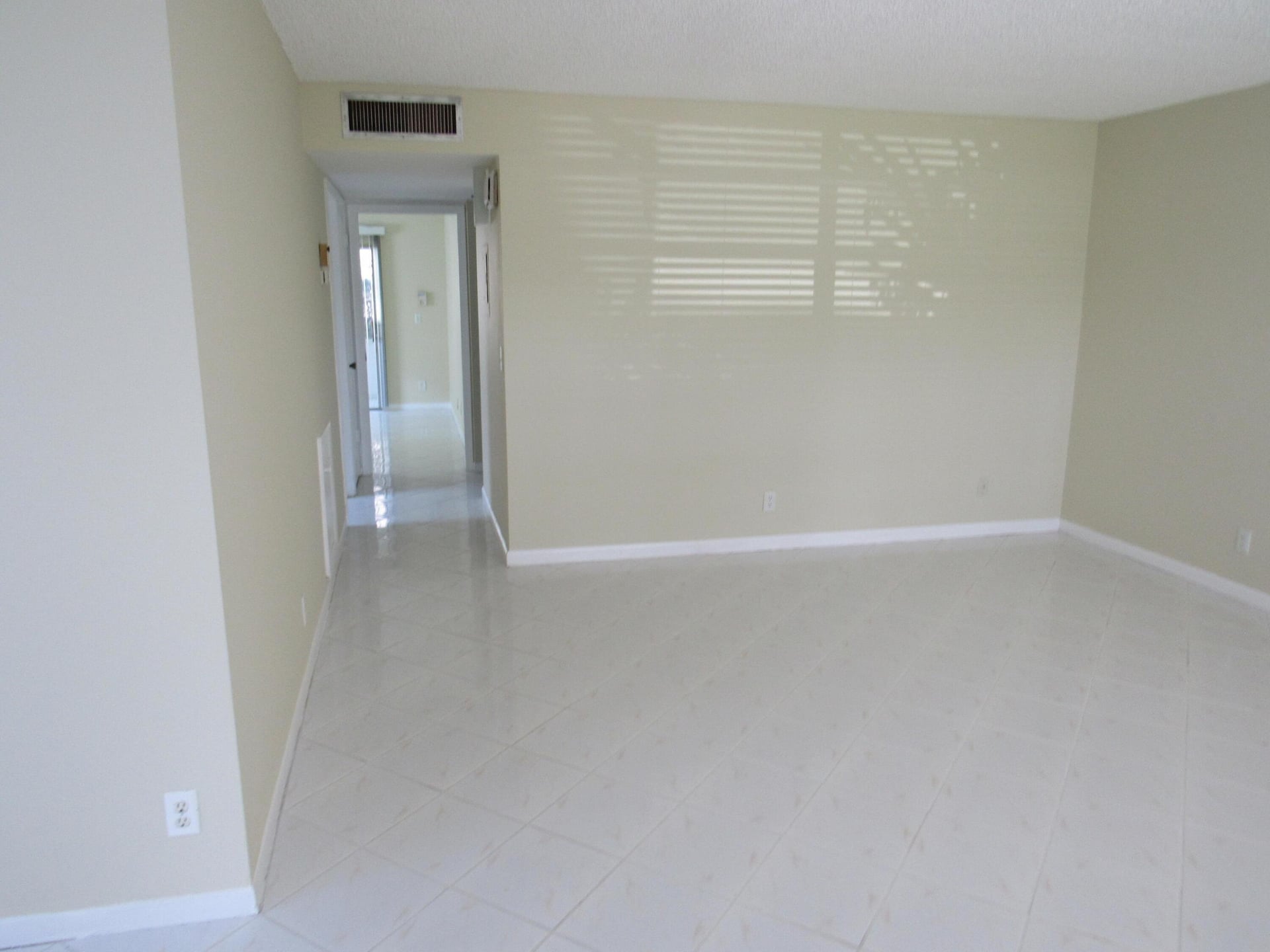  Residence photo 5
