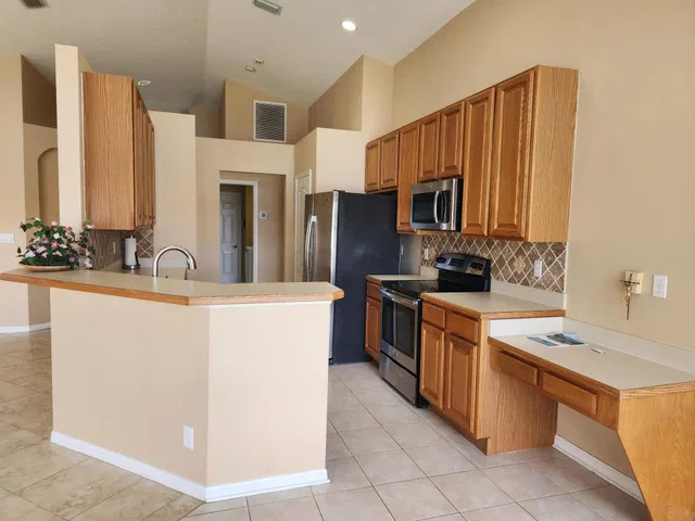  Residence photo 4