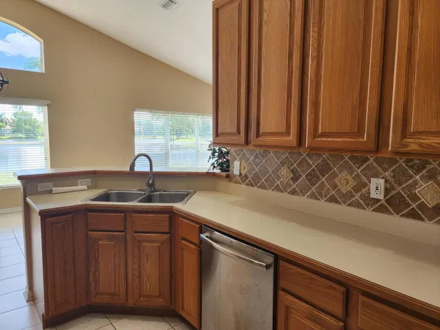  Residence photo 7