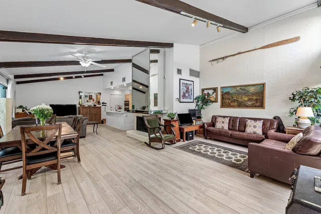 Residence photo 5