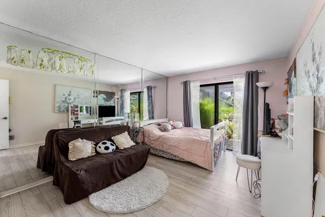 Residence photo 23