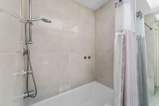 Residence photo 25