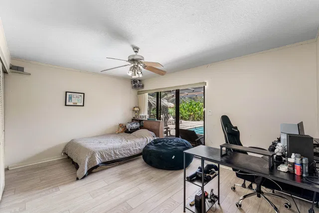 Residence photo 26