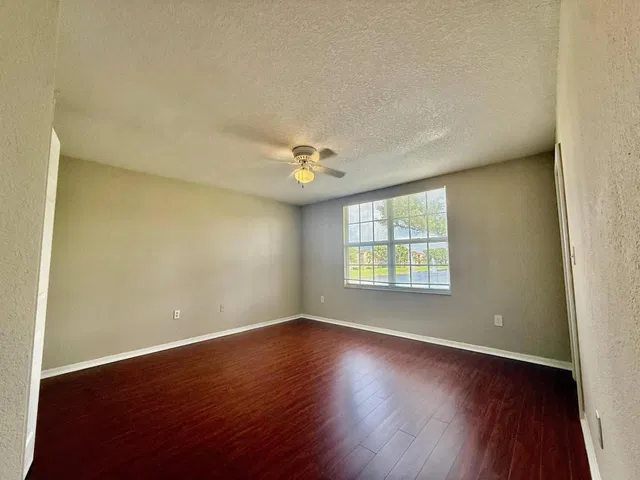  Unit Unit 208 photo 5