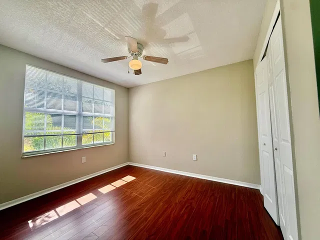  Unit Unit 208 photo 8