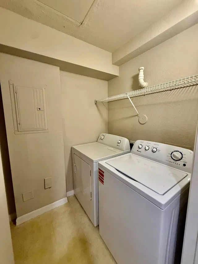  Unit Unit 208 photo 13