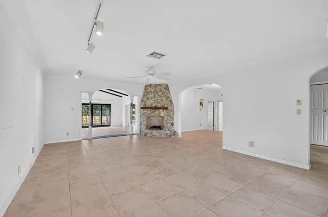 Residence photo 11
