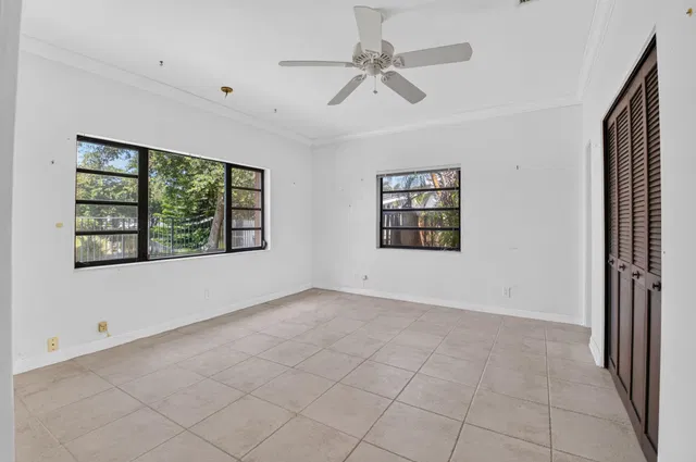 Residence photo 17
