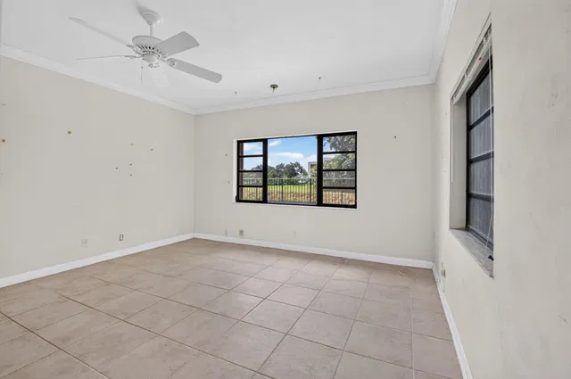 Residence photo 19