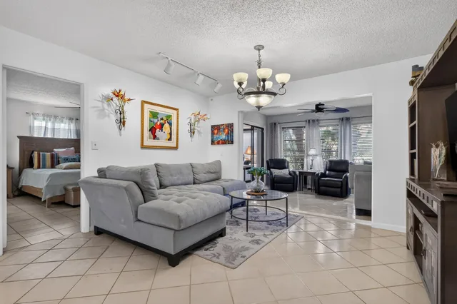 Residence photo 14
