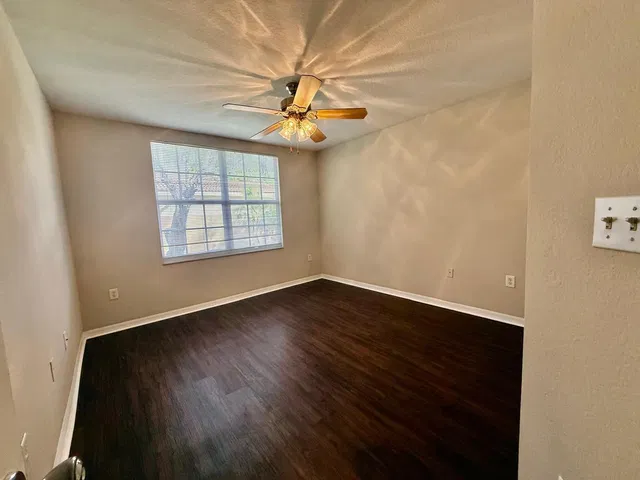  Unit 208 photo 8