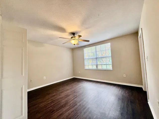  Unit 208 photo 11