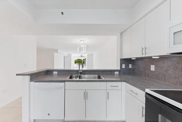  Unit 205 photo 6