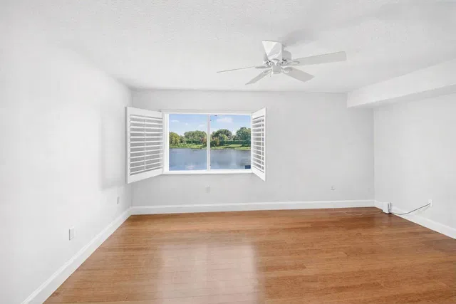  Unit 205 photo 12