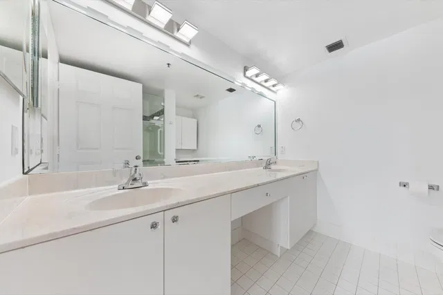  Unit 205 photo 16