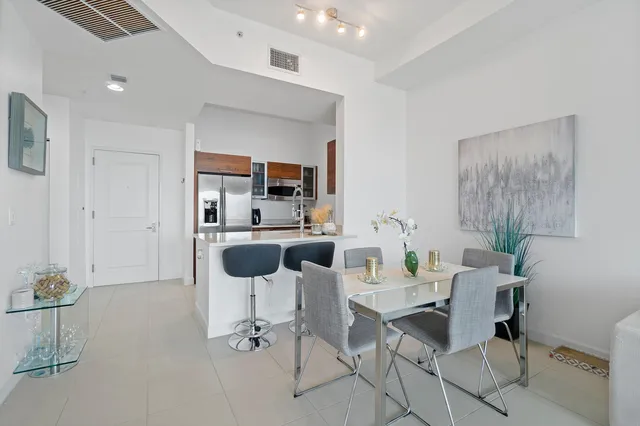 City Palms Unit 1003 photo 10