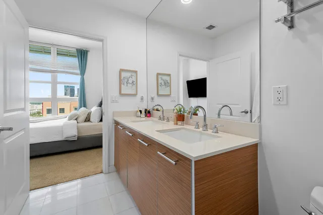 City Palms Unit 1003 photo 21
