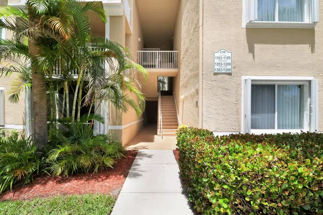  Unit 1106 photo 4