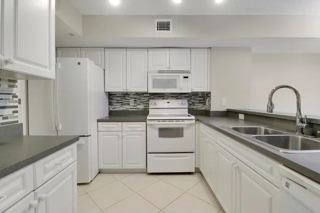  Unit 1106 photo 10
