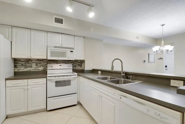  Unit 1106 photo 11